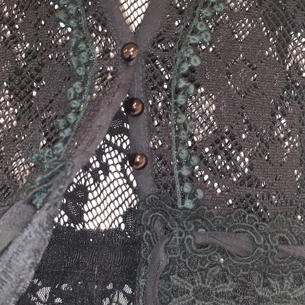 BLACK TOP - Picture 2 of 4